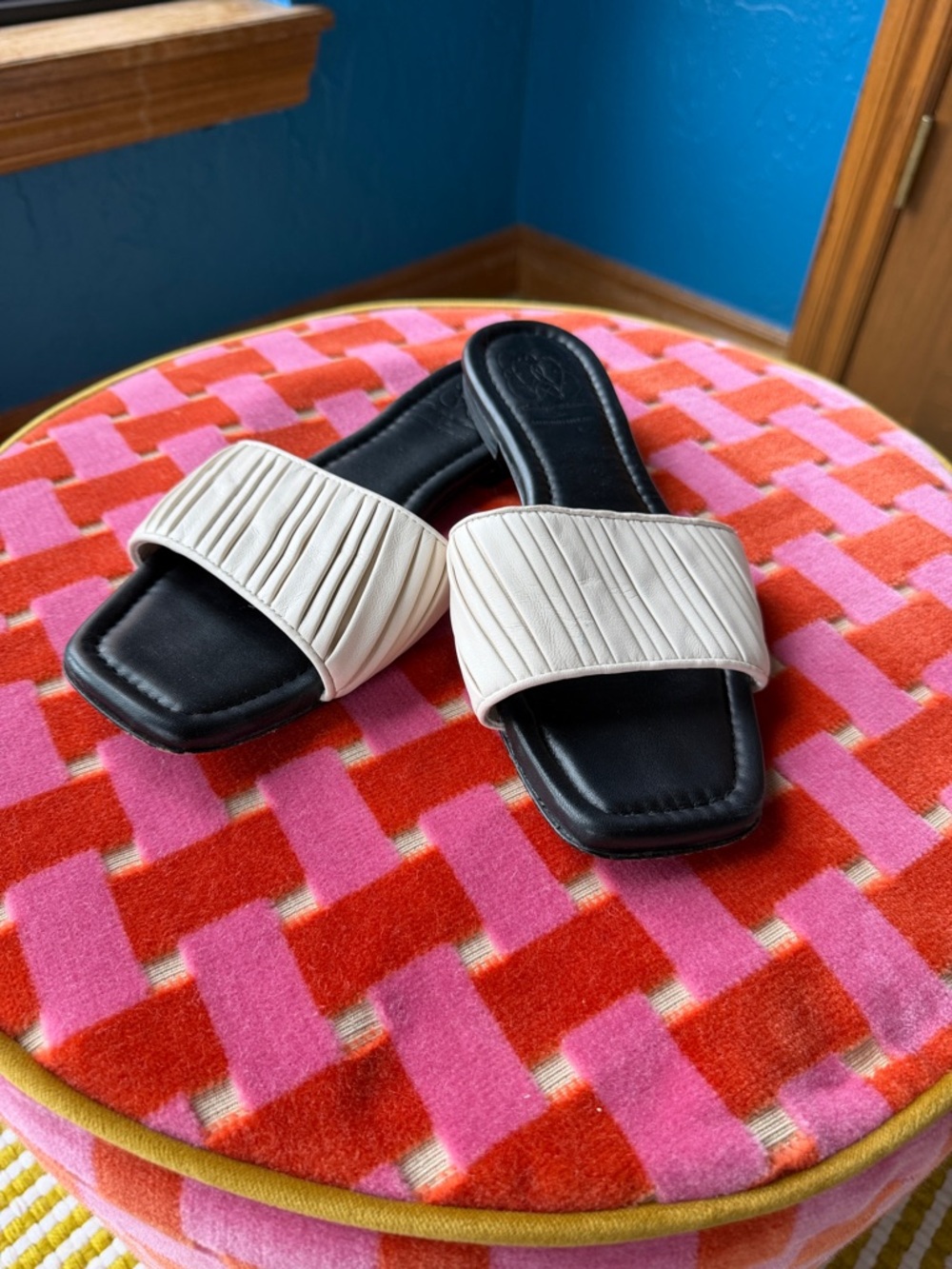 ANTONIO MELANI White Pleated Slide Sandals with Black Footbed